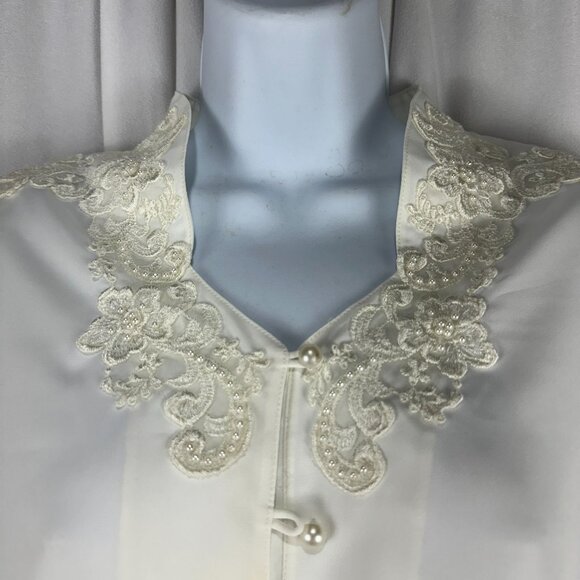 Liz Baker Women's V-Neck Button Down Shirt Size 12 White Long Sleeved - Picture 3 of 7